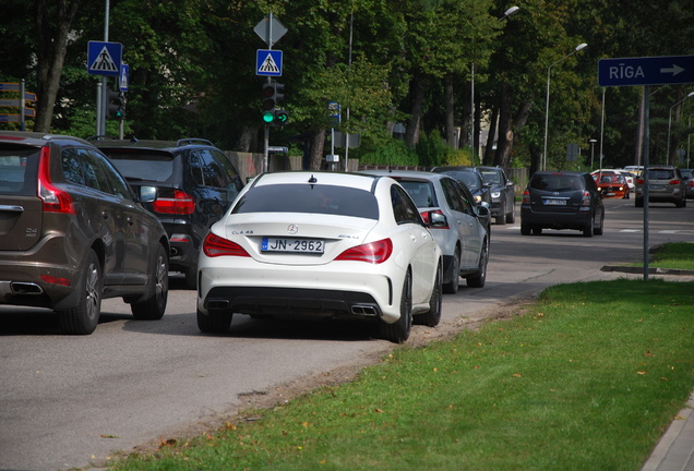 Mercedes-Benz CLA 45 AMG C117