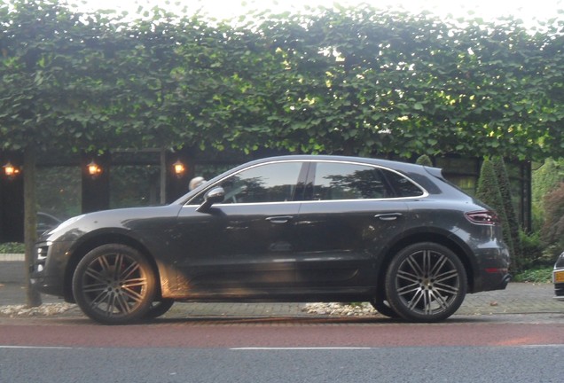 Porsche 95B Macan GTS