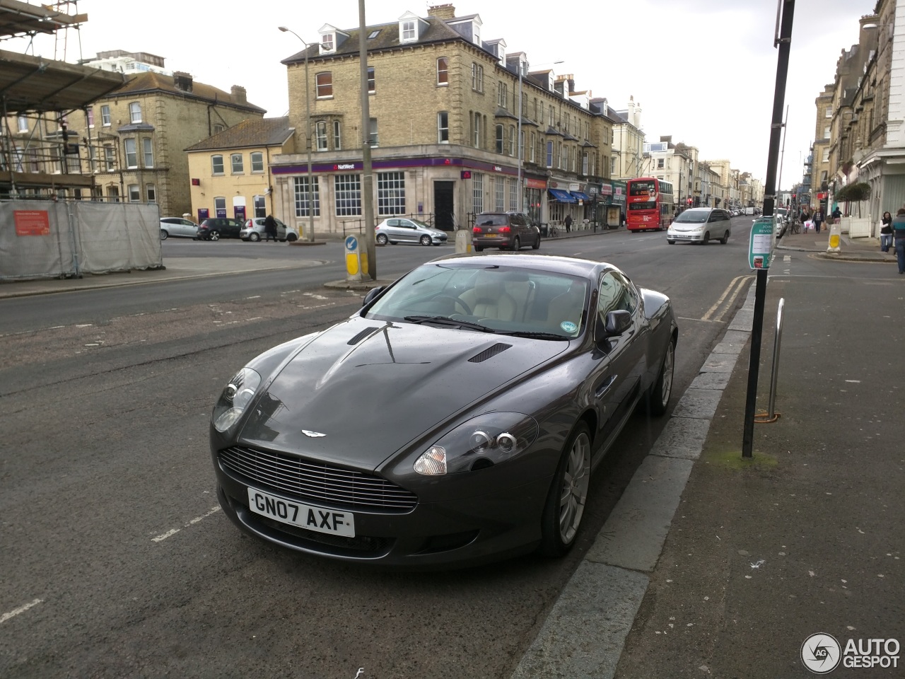 Aston Martin DB9