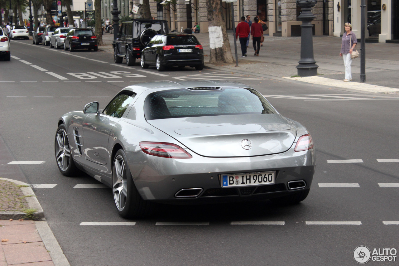 Mercedes-Benz SLS AMG