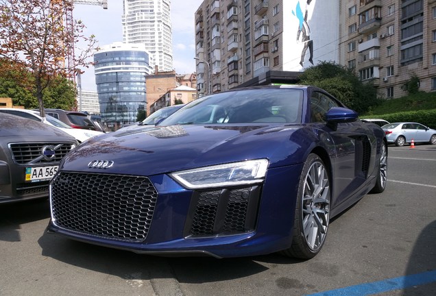 Audi R8 V10 Plus 2015