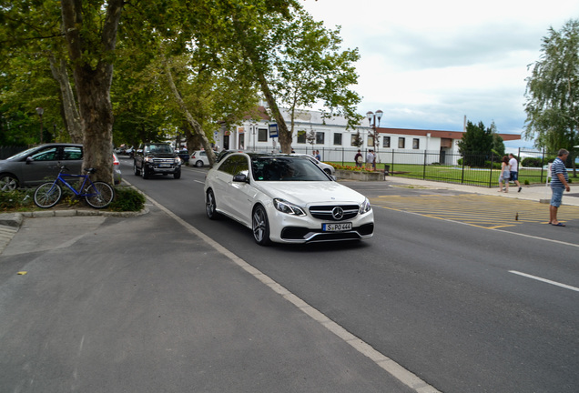 Mercedes-Benz E 63 AMG S W212