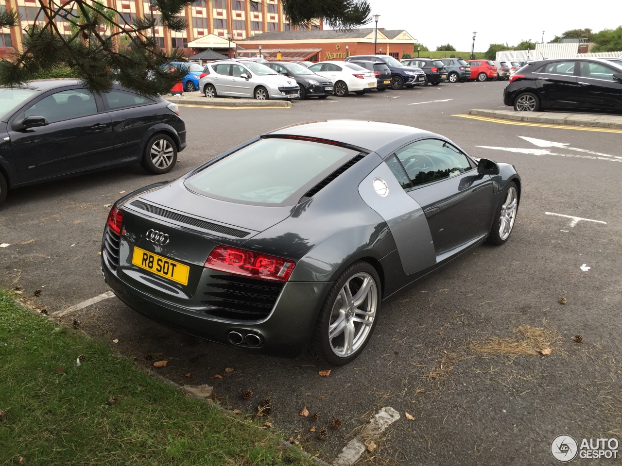 Audi R8