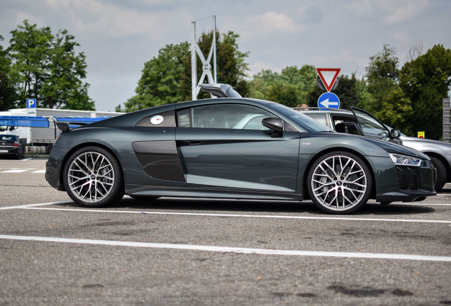 Audi R8 V10 Plus 2015