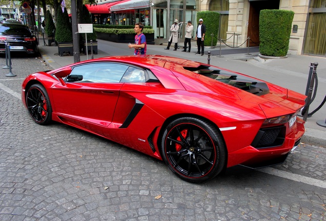 Lamborghini Aventador LP700-4