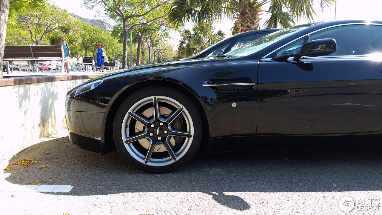 Aston Martin V8 Vantage