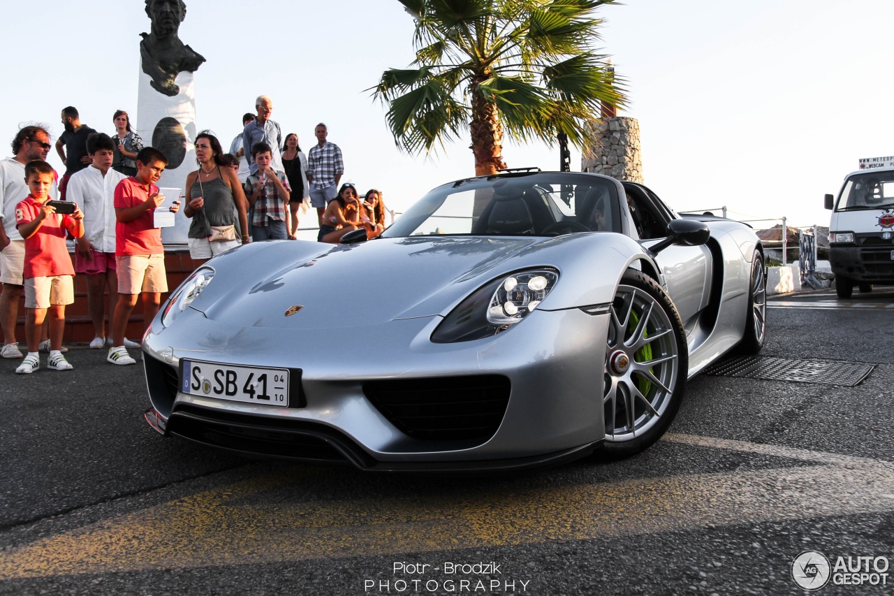 Porsche 918 Spyder Weissach Package