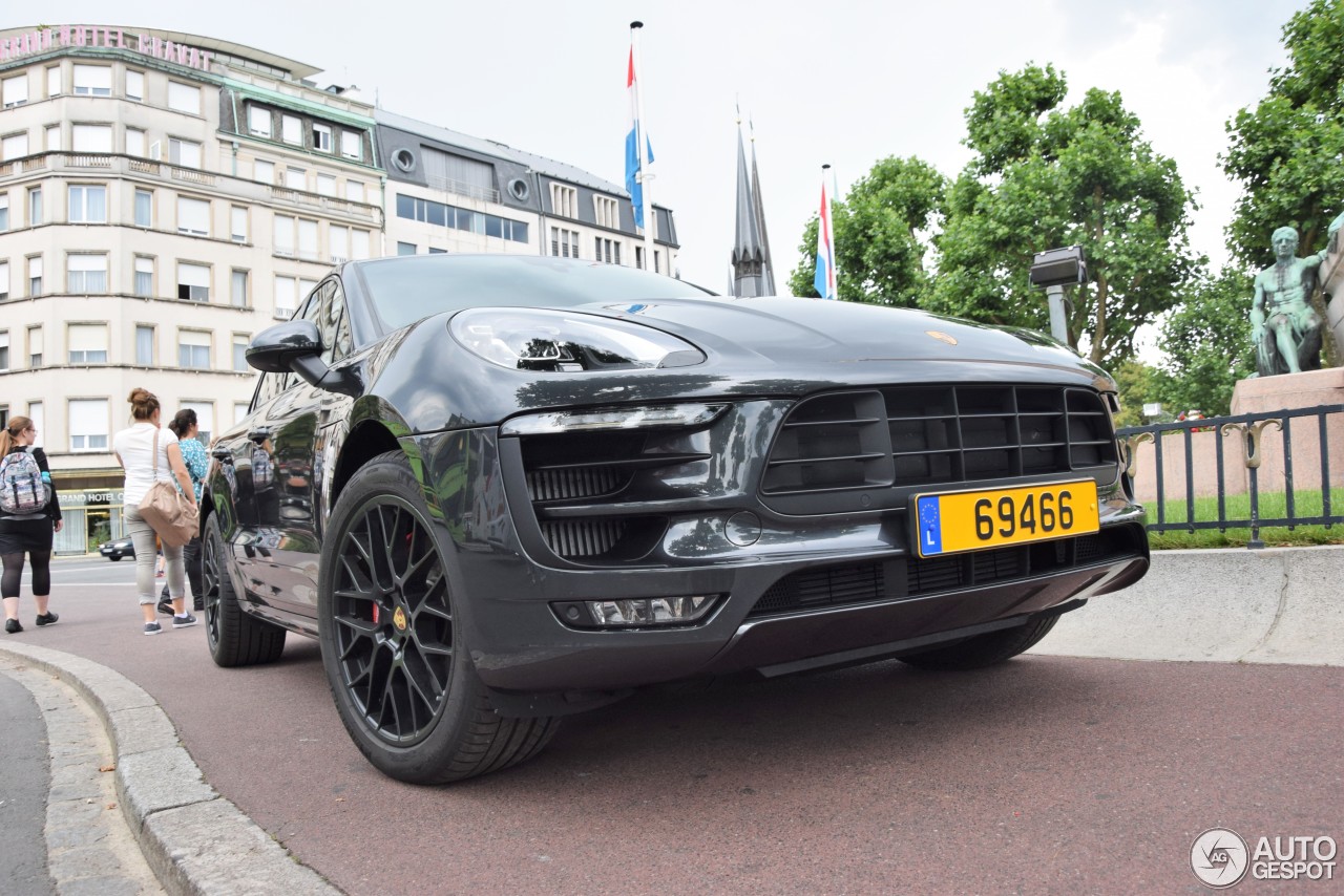 Porsche 95B Macan GTS