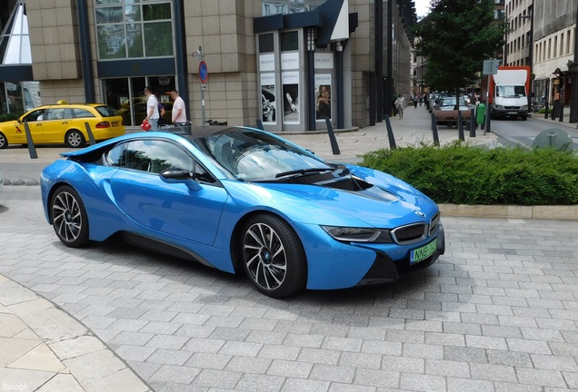 BMW i8