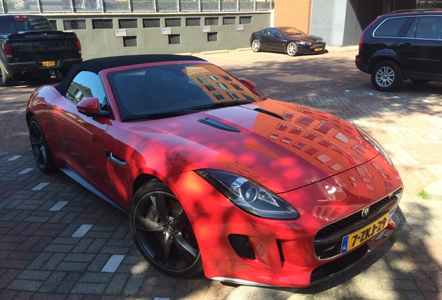 Jaguar F-TYPE S V8 Convertible