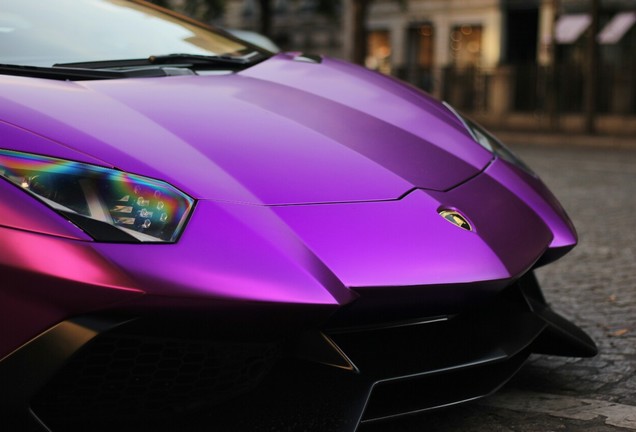 Lamborghini Aventador LP700-4 Roadster