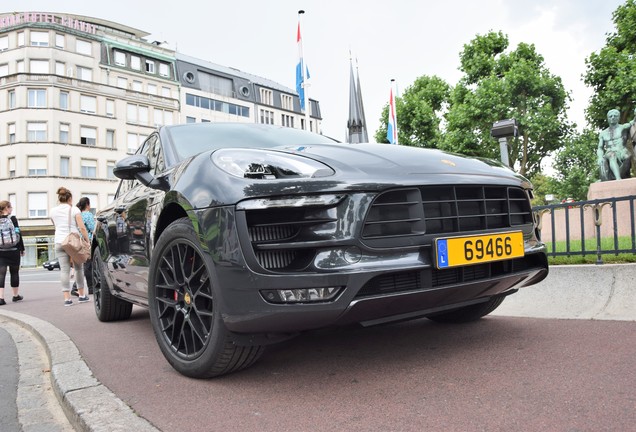 Porsche 95B Macan GTS