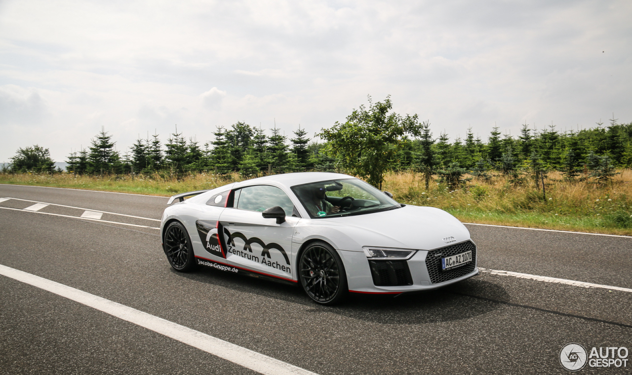 Audi R8 V10 Plus 2015