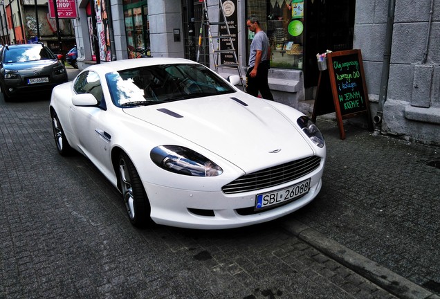 Aston Martin DB9