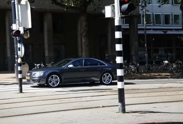 Audi S8 D4