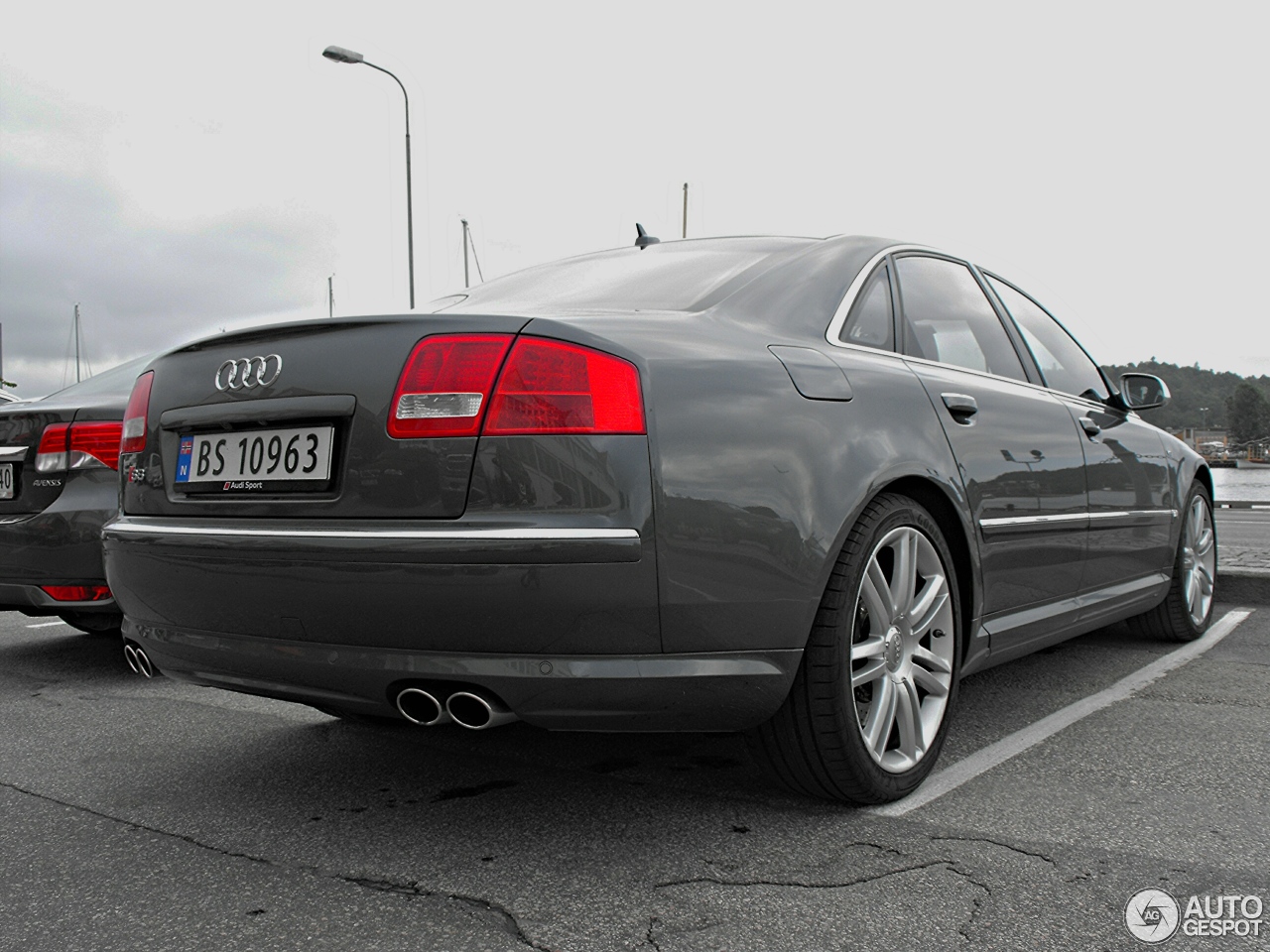 Audi S8 D3