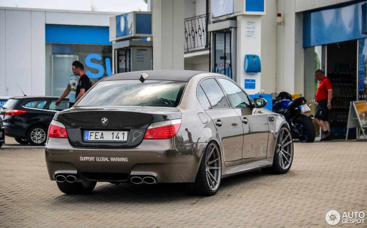 BMW M5 E60 2005