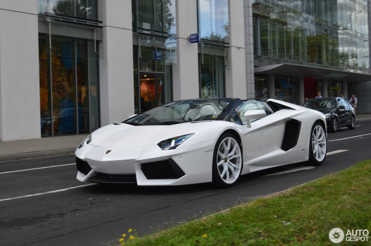 Lamborghini Aventador LP700-4 Roadster