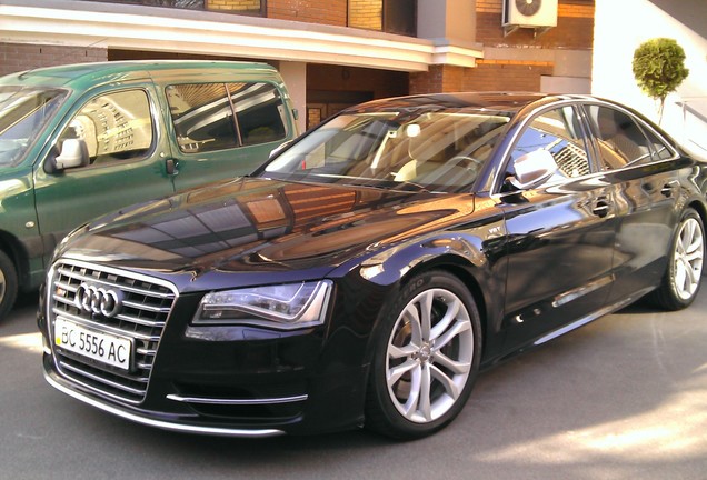 Audi S8 D4