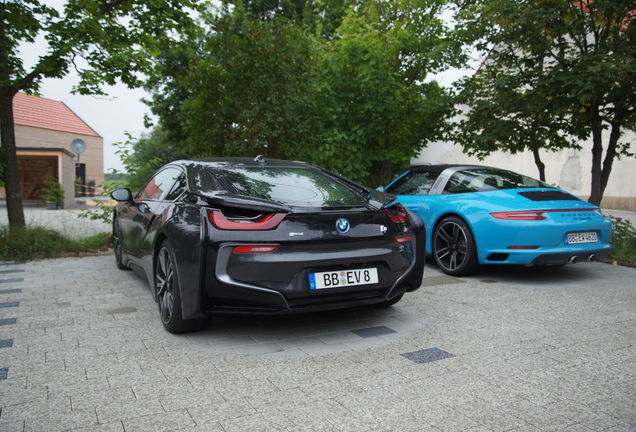 BMW i8