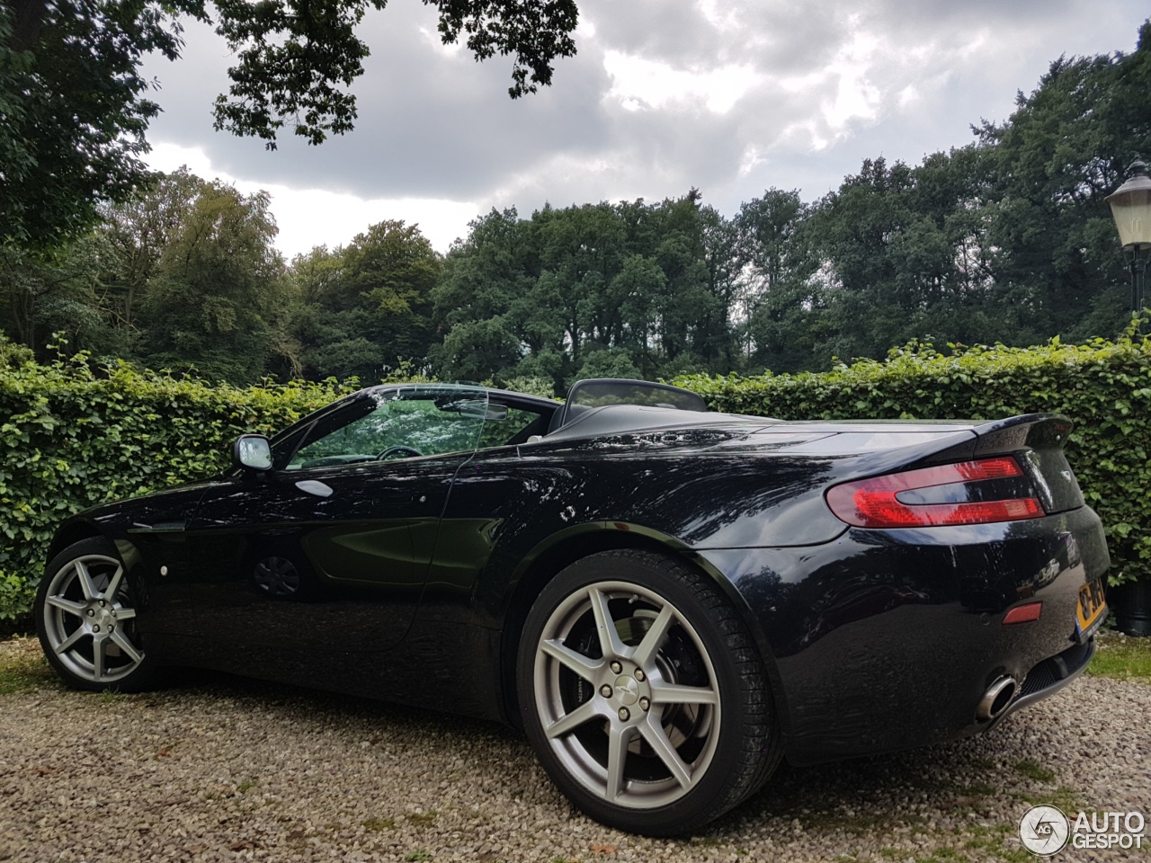 Aston Martin V8 Vantage Roadster