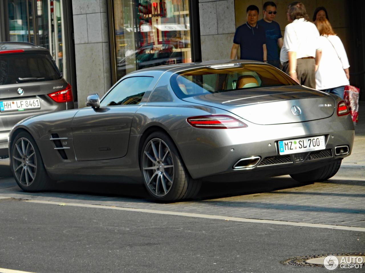 Mercedes-Benz SLS AMG