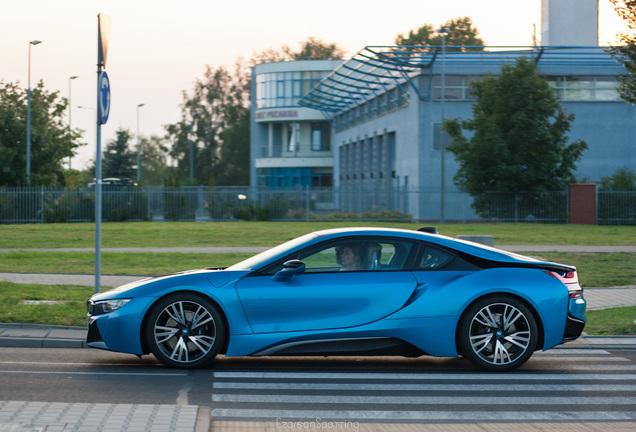 BMW i8