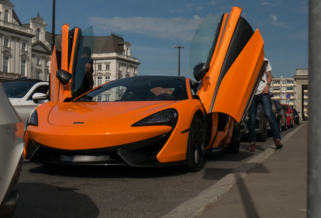 McLaren 570S