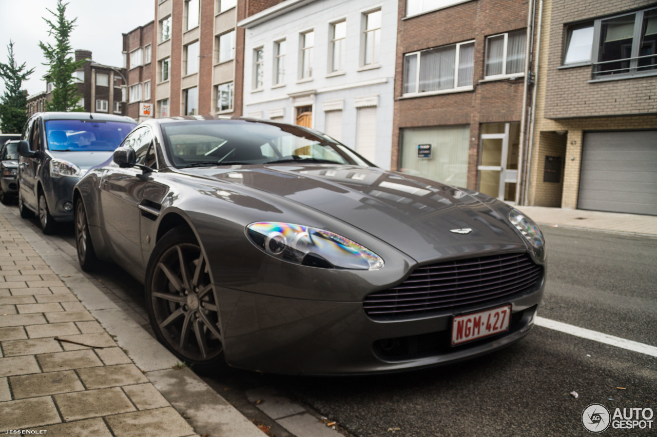 Aston Martin V8 Vantage