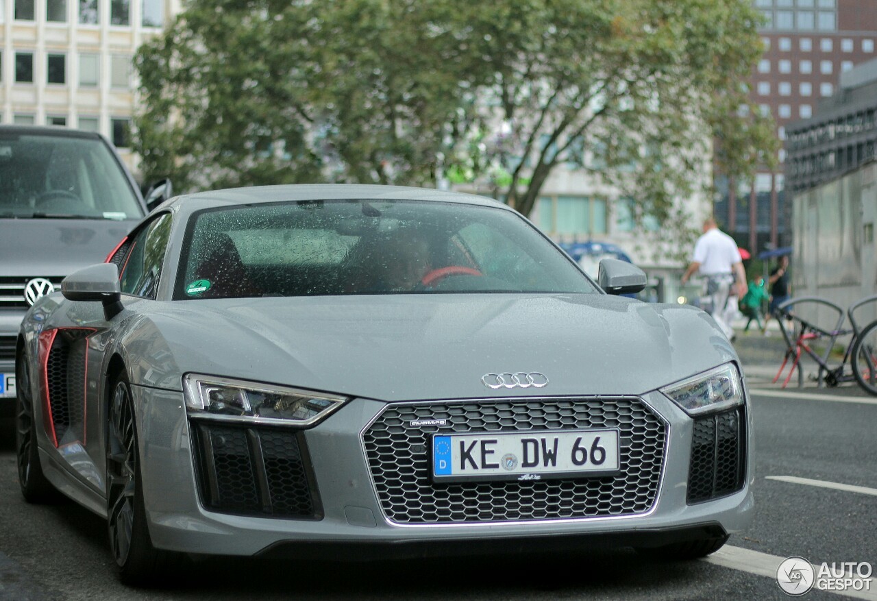 Audi R8 V10 Plus 2015