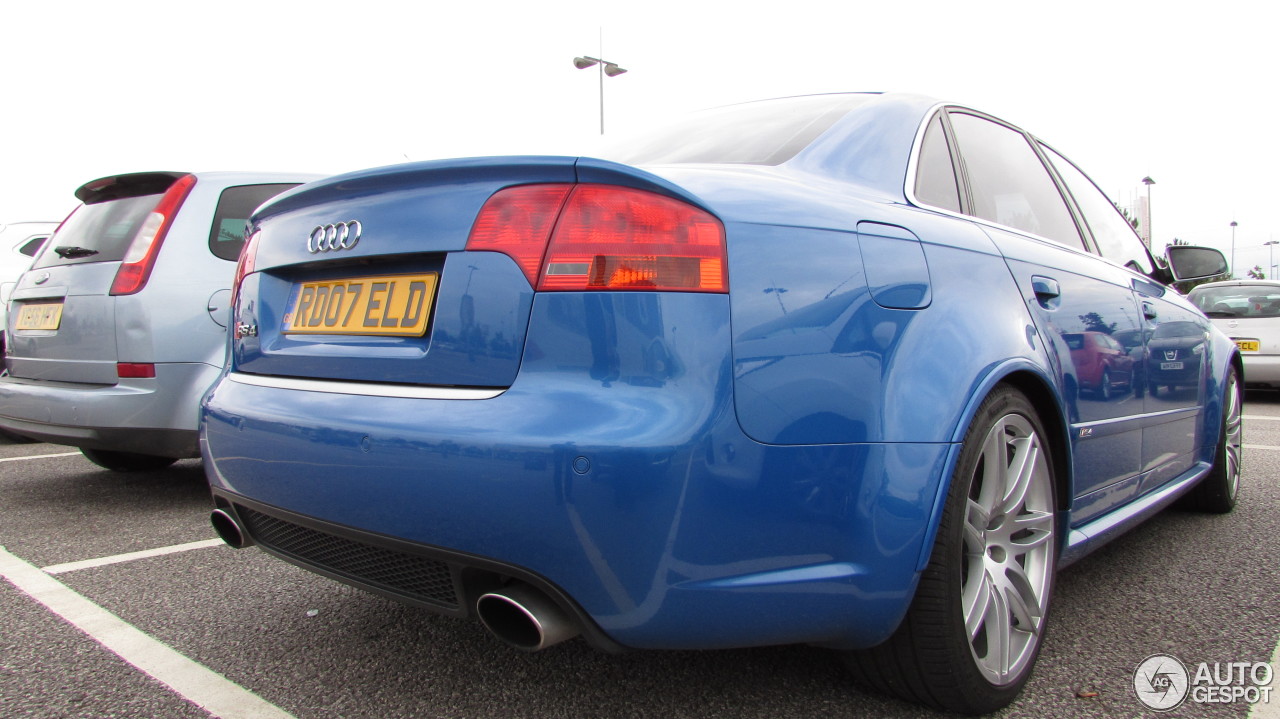 Audi RS4 Sedan