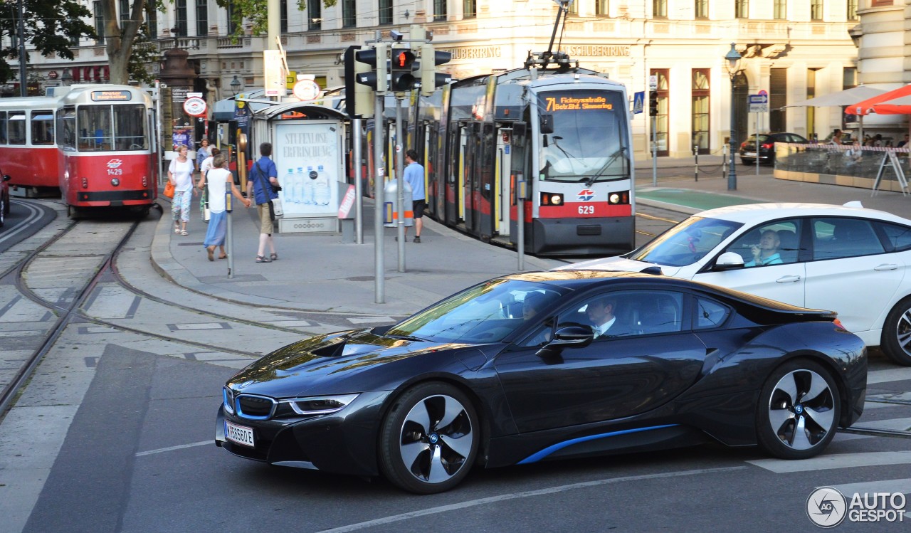 BMW i8