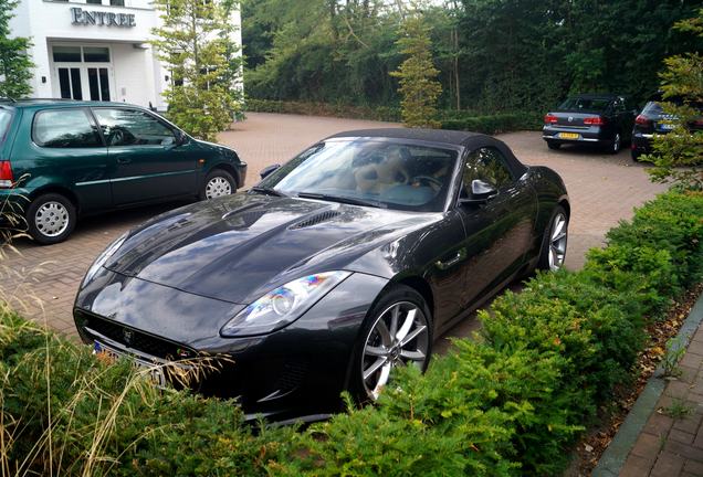 Jaguar F-TYPE S Convertible