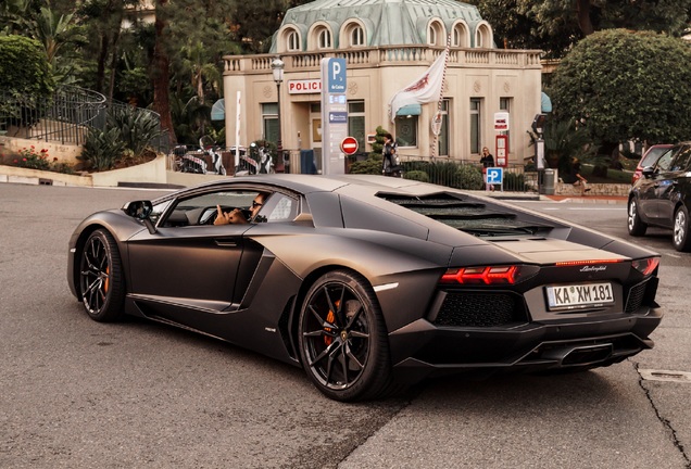 Lamborghini Aventador LP700-4