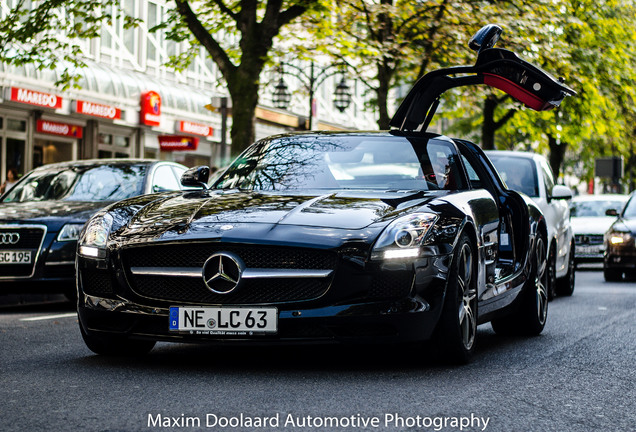 Mercedes-Benz SLS AMG