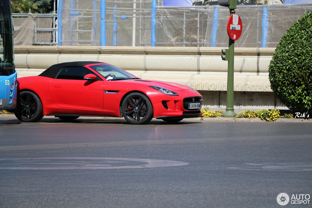 Jaguar F-TYPE S V8 Convertible