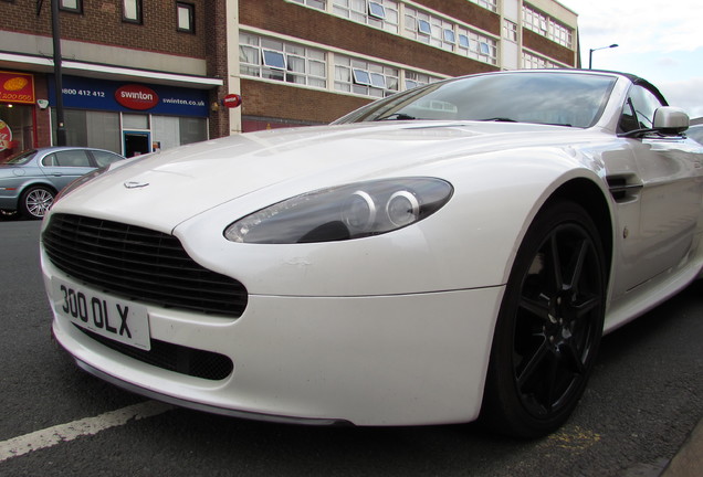 Aston Martin V8 Vantage Roadster