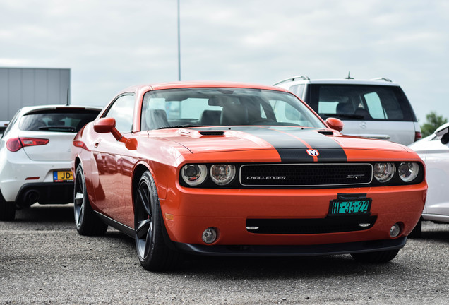 Dodge Challenger SRT-8