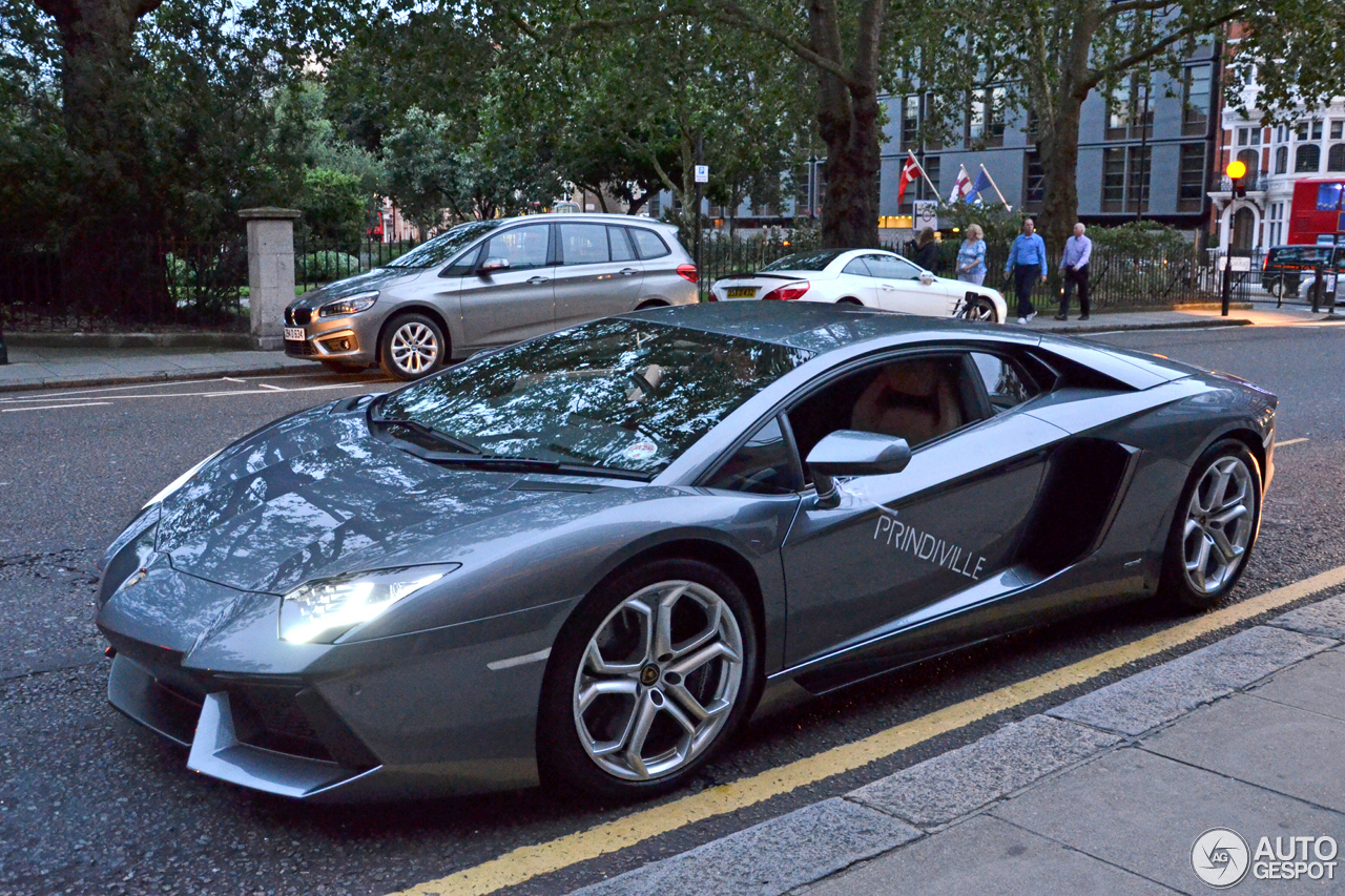 Lamborghini Aventador LP700-4