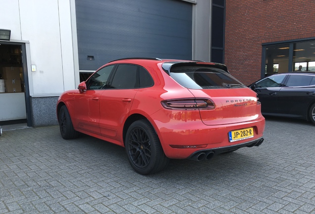 Porsche 95B Macan GTS