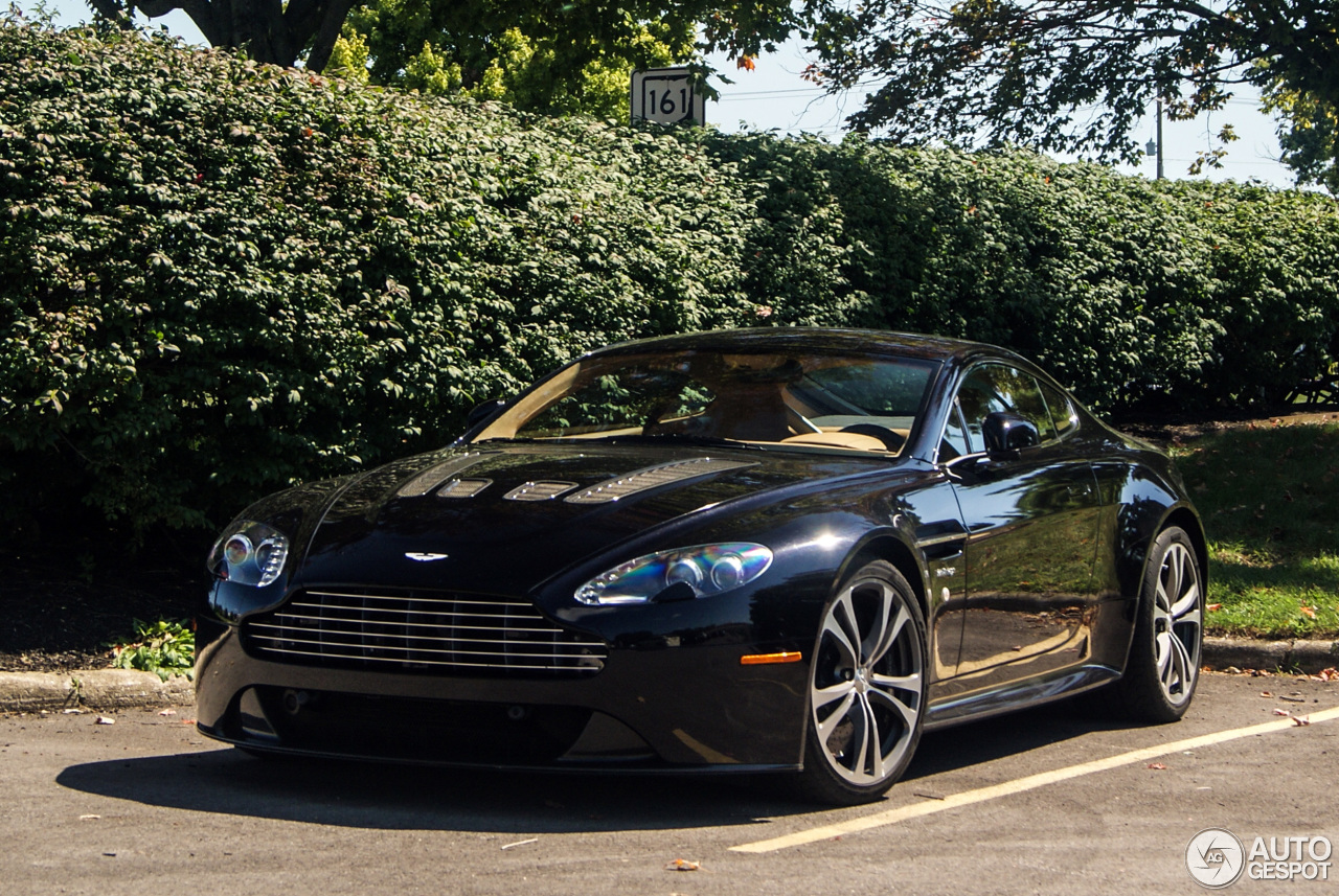 Aston Martin V12 Vantage