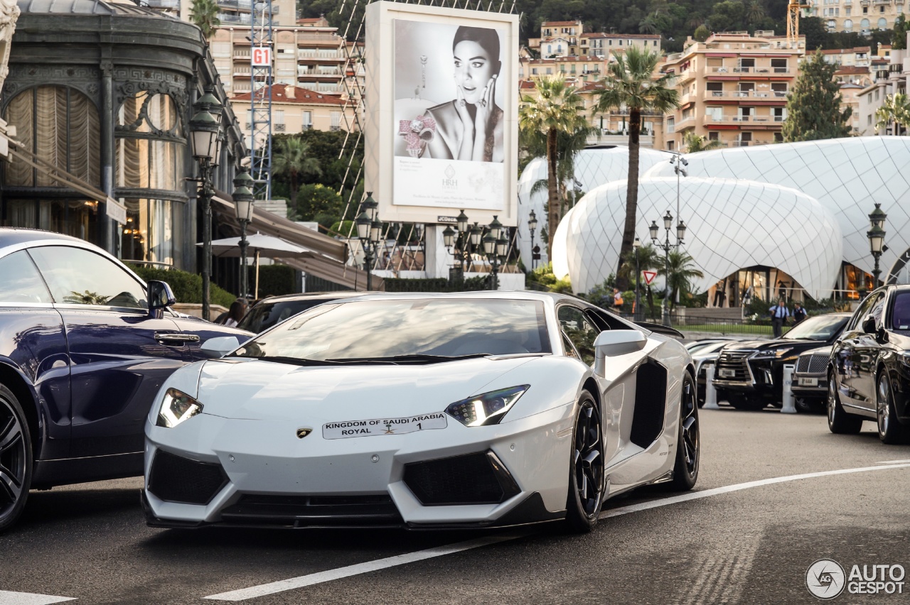 Lamborghini Aventador LP700-4