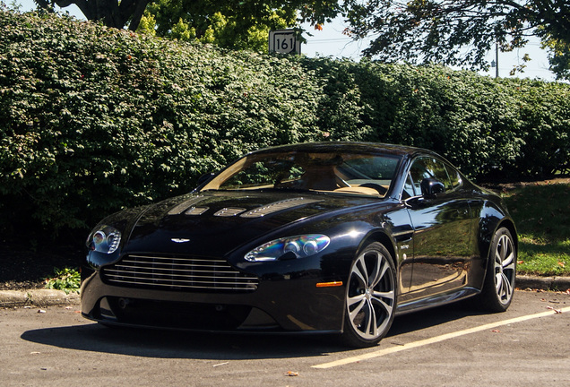 Aston Martin V12 Vantage