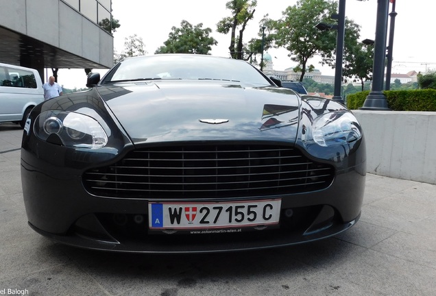 Aston Martin V8 Vantage S