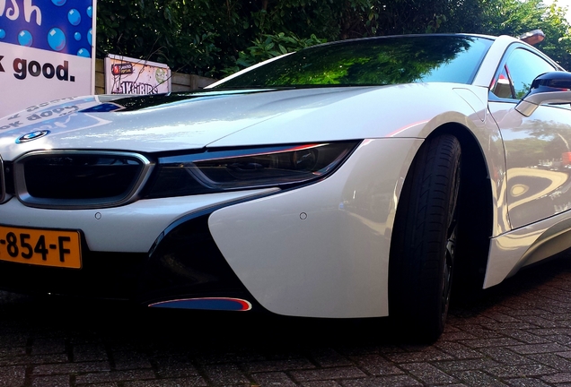 BMW i8