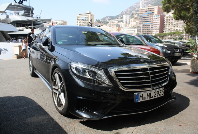 Mercedes-Benz S 63 AMG V222