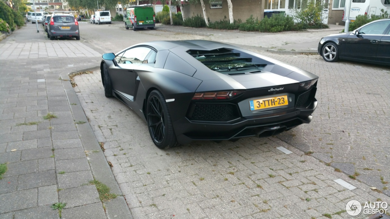 Lamborghini Aventador LP700-4