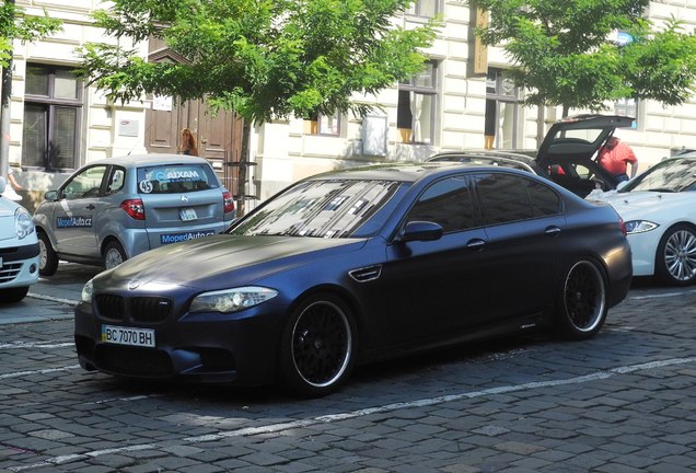 BMW M5 F10 2011