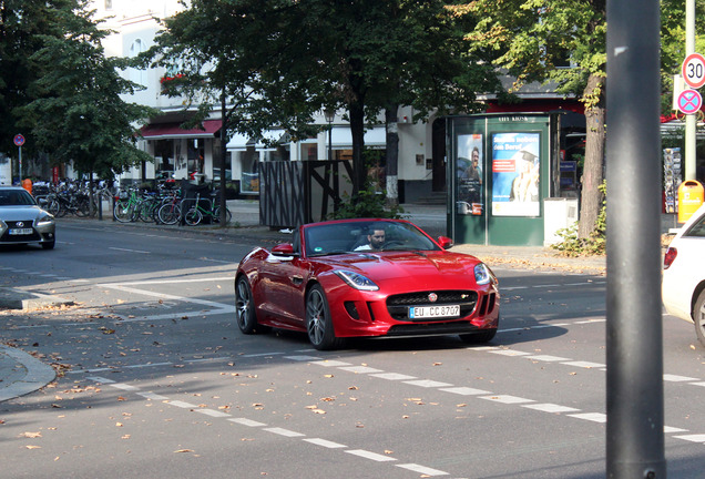 Jaguar F-TYPE R Convertible