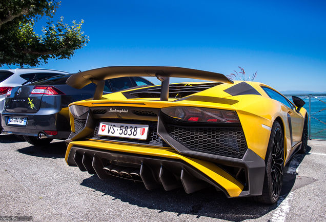 Lamborghini Aventador LP750-4 SuperVeloce